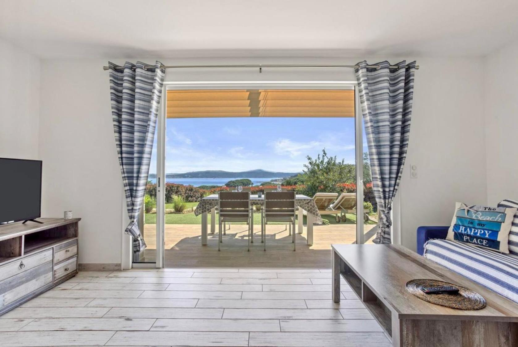 La Bastide Du Soleil Daire Sainte-Maxime Oda fotoğraf